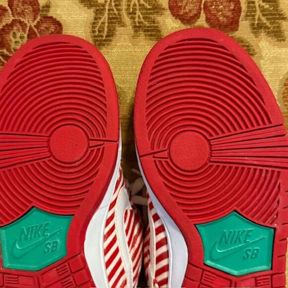 Nike SB Dunk Low Candy Cane Striped Tennis Shoe - Picture 8 of 16